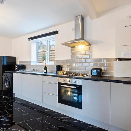 Stylish New Apartment - Free Wifi & Netflix - Top Rated - 3Mh Cradley Heath Exterior foto