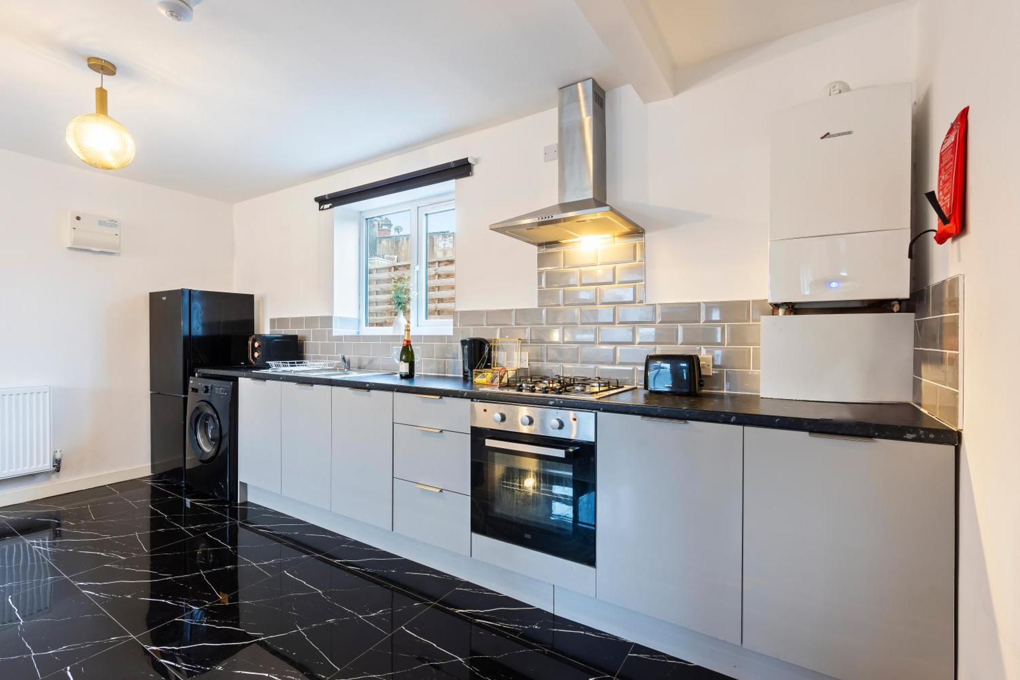 Stylish New Apartment - Free Wifi & Netflix - Top Rated - 3Mh Cradley Heath Exterior foto